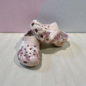 Crocs Kids Classic Marbled Tie-Dye Clog Quartz/Multi (Pink/White) Toddler C7